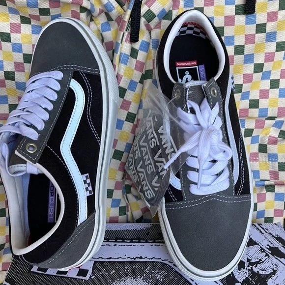 Vans Men’s Skate Old Skool 
Reflective Black/Grey
VN0A5FCBN42
Sneakers - Picture 13 of 16